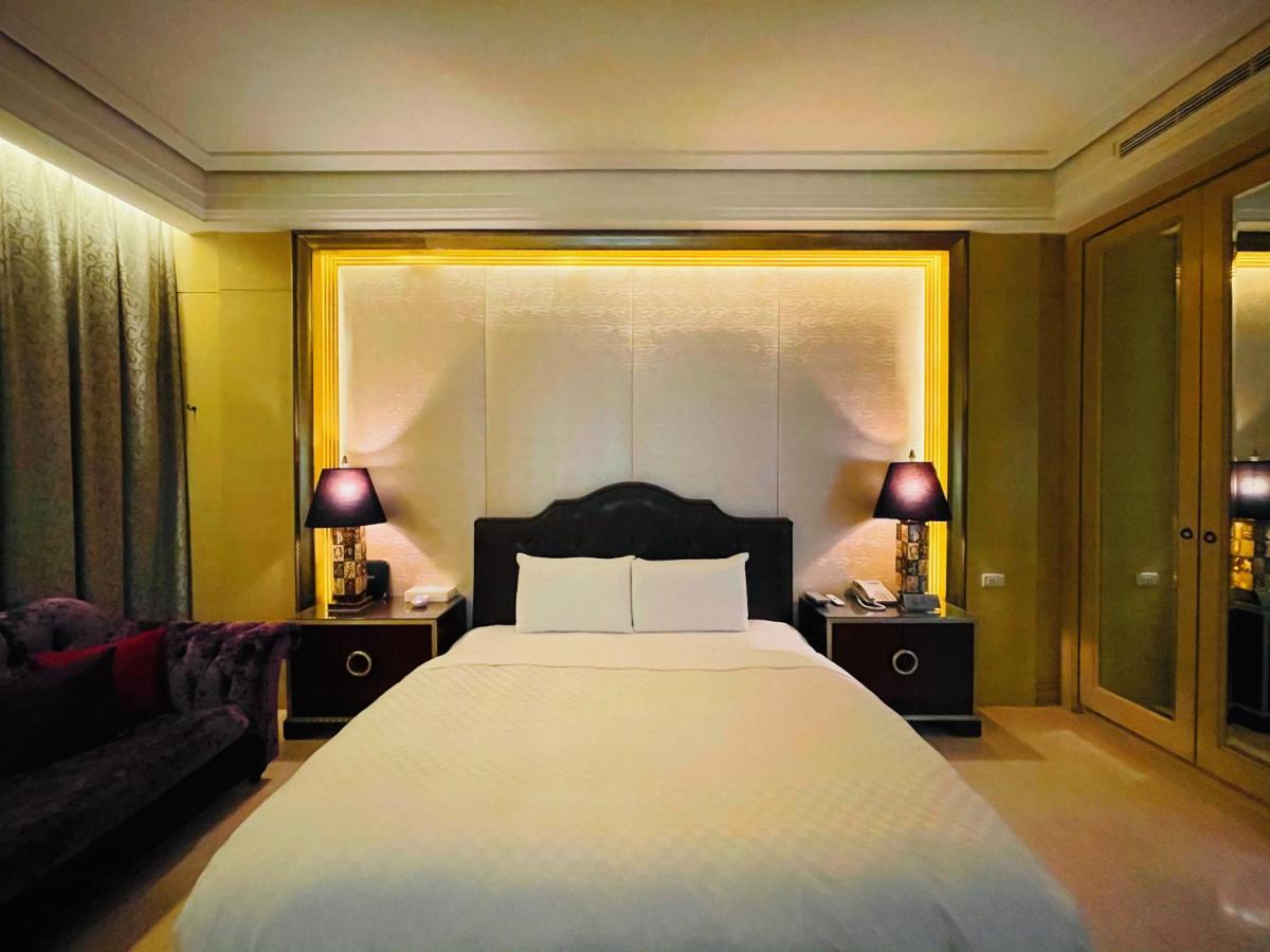 Janeeyre Motel Taichung Exterior foto